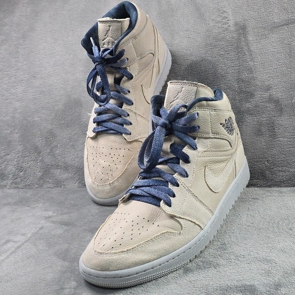Size 10.5 - Air Jordan 1 SE Mid Sanddrift W
